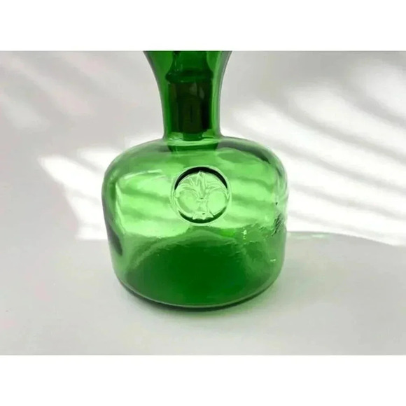 Vintage MCM Italian Empoli Glass Decanter W/ Stopper & Fluer de Lis Symbol Embos - Picture 4 of 10